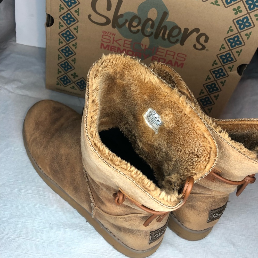 Skechers Memory Foam winter boots. Women, Size 10. Chestnut color, preowned.